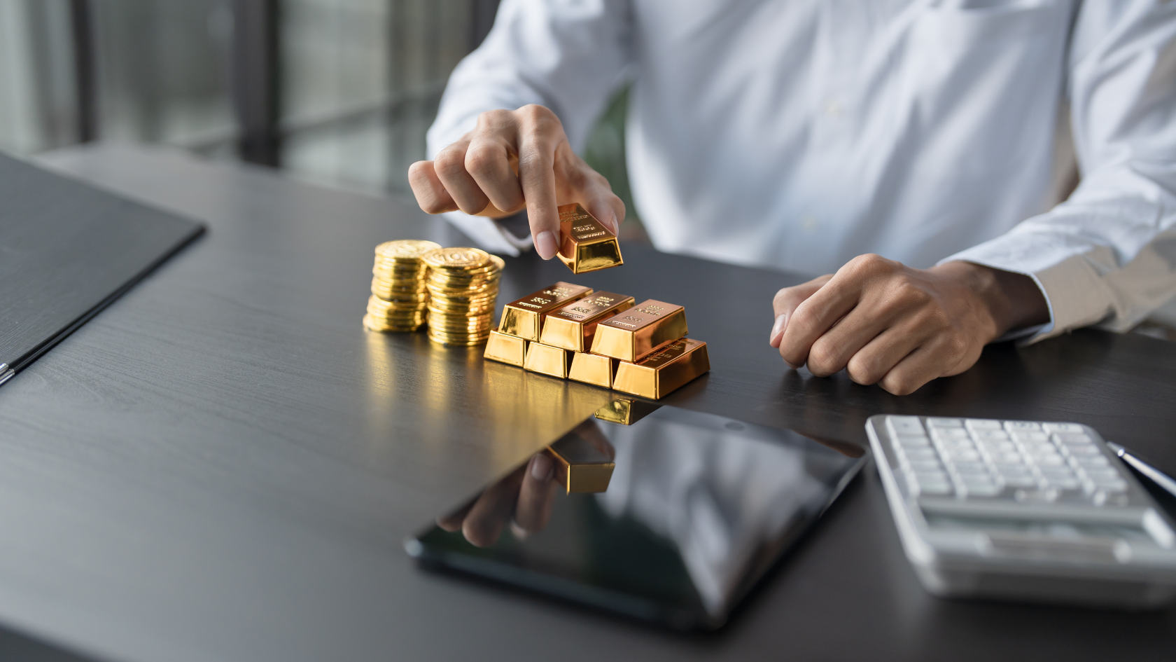 why should beginners should consider gold as an investment option?